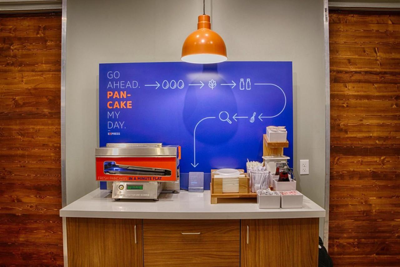 Holiday Inn Express - Starke By Ihg エクステリア 写真